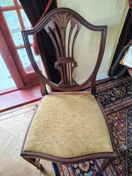Photo of free Dinning table, 5 chairs/side board (BR7 Elmstead Woods Chislehurst) #3
