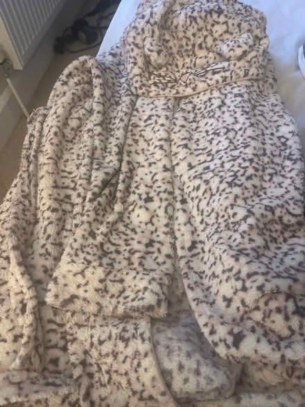 Photo of free Girls dressing gown 11/12 years River Island (Emscote Mill CV34) #1