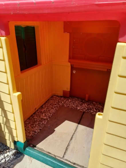 Photo of free Child's Wendy House (The Mere SY12) #3