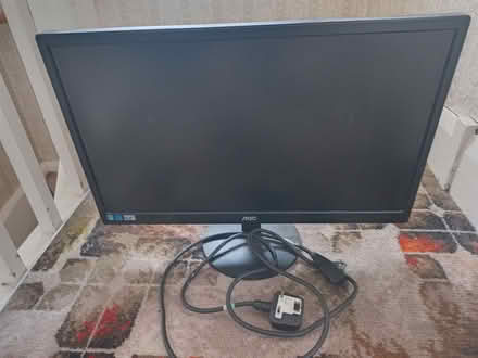 Photo of free AOC LED Monitor 21.5′′ VGA Connection (Rose Hill OX4) #1