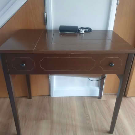 Photo of free Singer sewing machine (Baldock SG7) #1