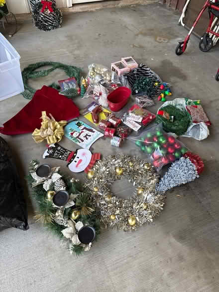 Photo of free Christmas ornament various (Burtonsville) #1