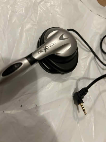 Photo of free Bluetooth ear piece (L5L 5P5) #2