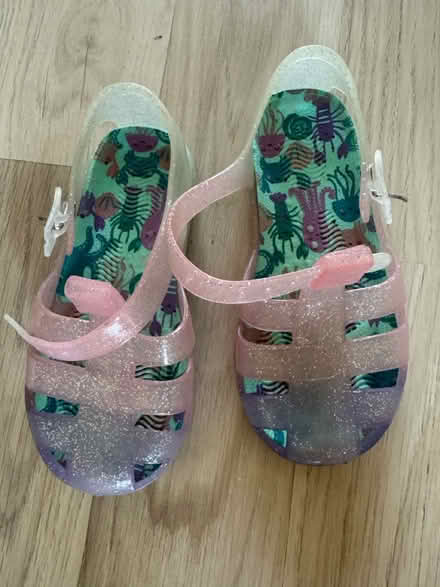 Photo of free Girls shoes size 7 (GL3) #1