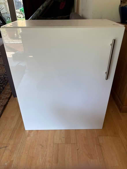 Photo of free White gloss kitchen wall cupboard (Downend GL6) #1