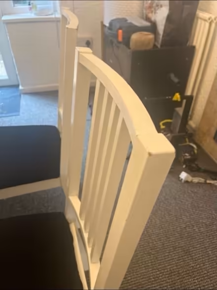 Photo of free IKEA extendable table and 6 chairs (Prestwich M25) #4