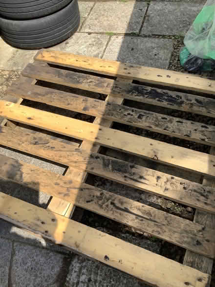 Photo of free Wooden pallet (Caton LA2) #2
