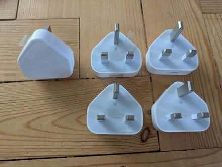 Photo of free Apple 3-Pin USB Plug (Enfield EN2) #1