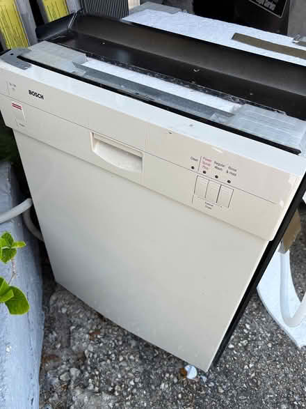 Photo of free Bosch Dishwasher (Cocoa) #1