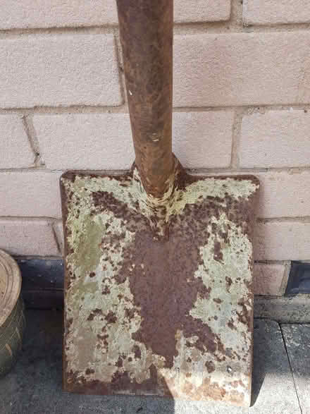 Photo of free Builders shovel needs new handle (Kendal LA9) #1