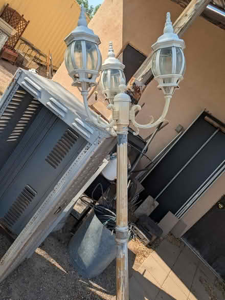 Photo of free Yard light (Corrales) #1