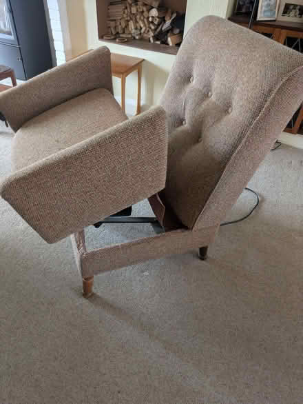 Photo of free Electric Raising Chair (Little Neston CH64) #1