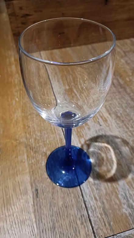 Photo of free 6 wine glasses with blue stems (Shirley CR0) #1