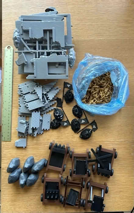 Photo of free Toy soldiers and fortifications (Craig-y-don LL30) #1