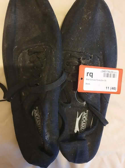 Photo of free slazenger size 11 (Selhurst) #1