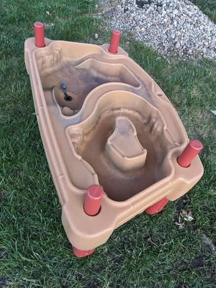Photo of free Curb alert: Sand and Water Table (S of Ypsi) #2