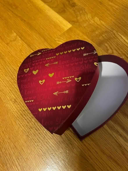 Photo of free empty heart box (Porter Square) #1