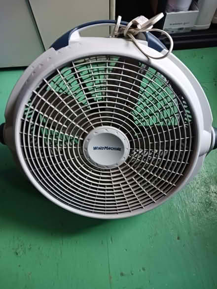 Photo of free windmachine floor fan (60th cedar ave 19143) #1