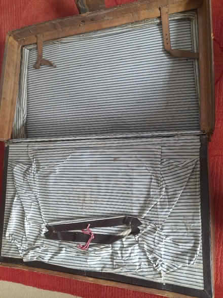 Photo of free Vintage leather case (Bangor LL57) #3