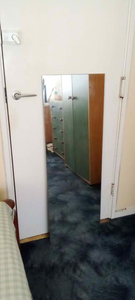 Photo of free Large mirror (Conniburrow MK14) #1