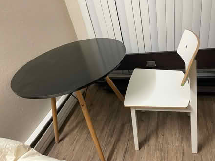 Photo of free Dining table with 2chairs (Sunnyvale near Lawrencestation) #3