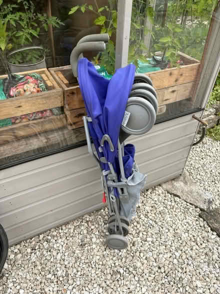 Photo of free Red kite pram (Bakewell DE45) #1