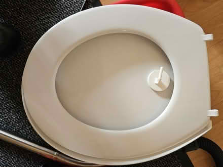 Photo of free White Toilet seat (Ilford) #1