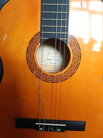 Photo of free Acoustic Guitar (Hendon NW4) #2