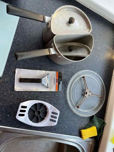 Photo of free miscellaneous kitchen items (BT6) #1