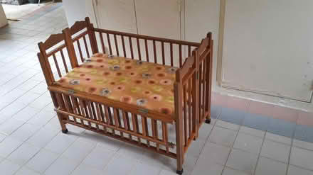 Photo of free Baby Cot (Queenstown, near MRT) #1