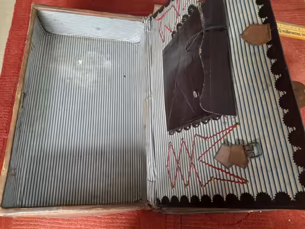 Photo of free Vintage leather case (Bangor LL57) #4