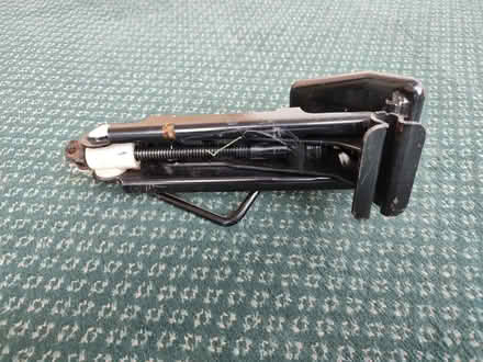 Photo of free Ford Fiesta Car jack (EX5) #1