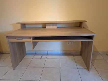 Photo of free Schreibtisch desk (Wernberg) #1