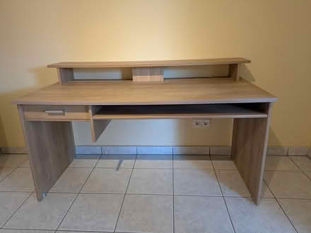 Photo of free Schreibtisch desk (Wernberg) #1