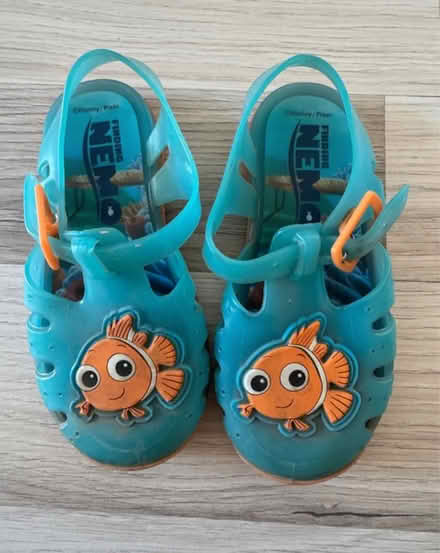 Photo of free Sandals size 8 (GL3) #1