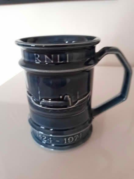 Photo of free A pair of mugs (Chippenham SN14) #1