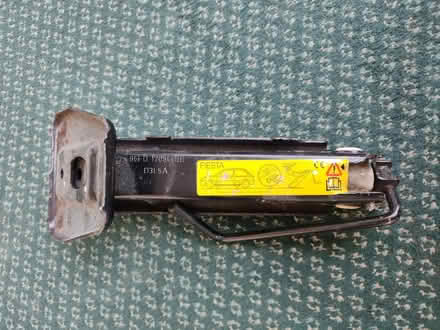 Photo of free Ford Fiesta Car jack (EX5) #3
