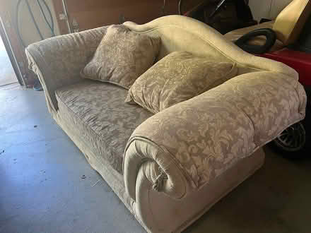Photo of free Love Seat (Las Posas Hills) #1
