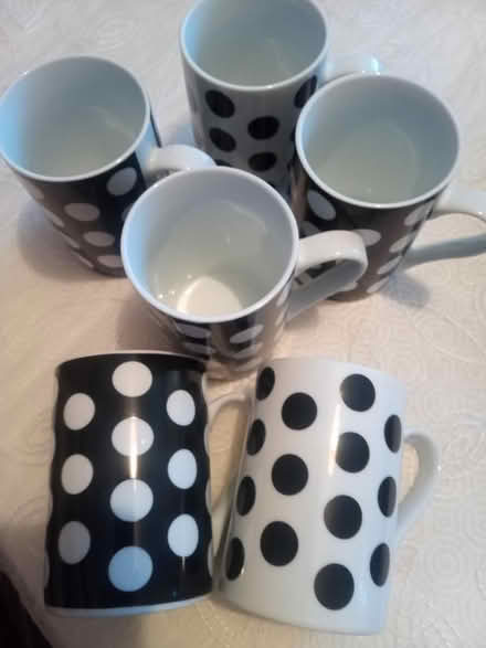 Photo of free Six mugs as new (Lawnswood, Leeds LS16) #2