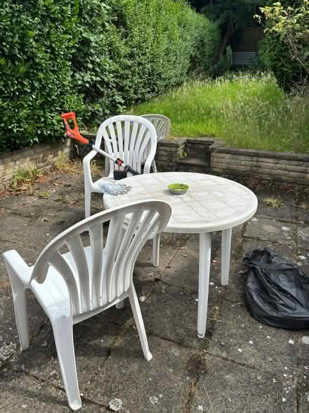 Photo of free Garden table and 4 chairs (Oxford OX33) #1