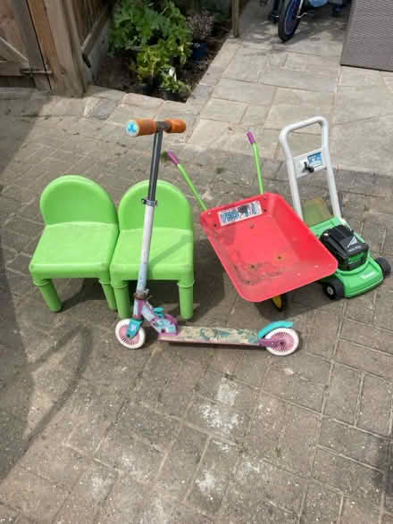 Photo of free Few kids garden toys (Cm2) #1