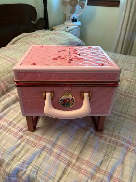 Photo of free Little girl vanity (Near Flints Corner Tyngsboro) #1