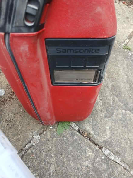 Photo of free Hard case samsonite suitcase (Thornton heath) #3