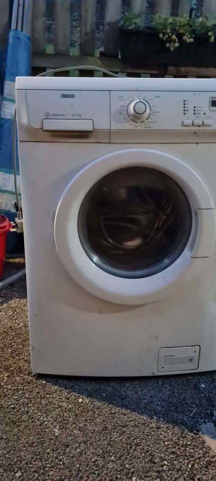 Photo of free 7kg washing machine (New Mills SK22) #1