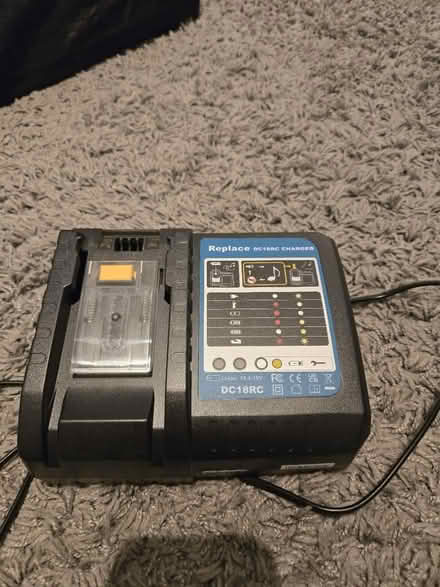 Photo of free Makita battery charger (Lawrence expwy & Lakehaven) #1