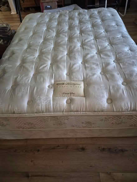 Photo of free queen size bed complete (Inverness) #1