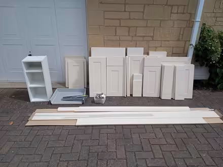 Photo of free Howdens Burford cream kitchen parts (Whiteshill.) #3