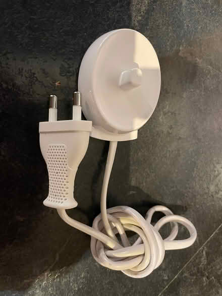 Photo of free Oral B toothbrush charger (Northaw EN6) #1