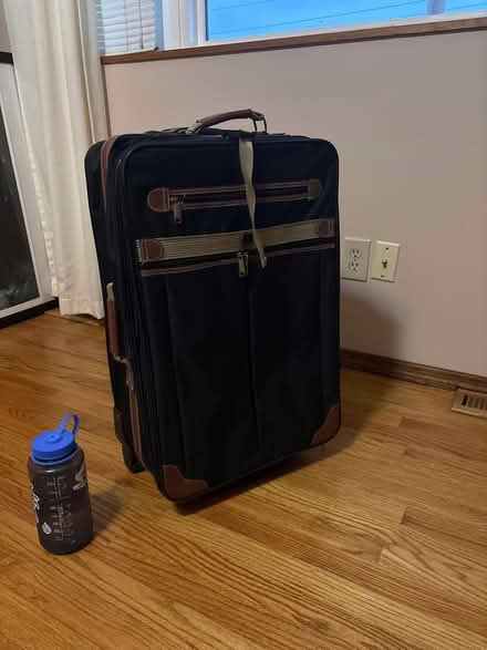 Photo of free Old suitcase (Glen Burnie) #1