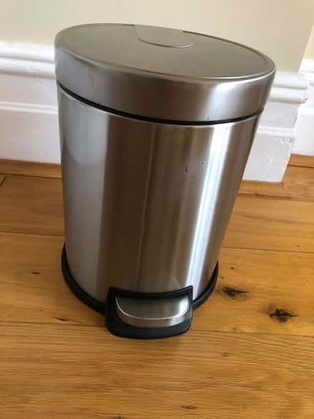 Photo of free Small pedal bin (Northchurch HP4) #1